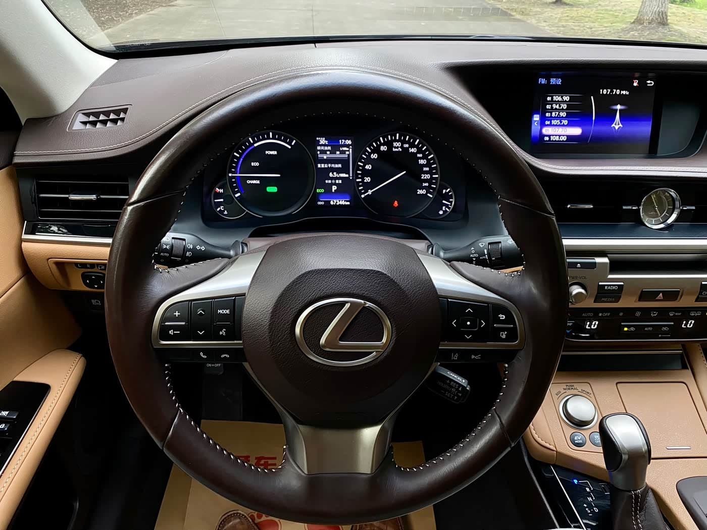 Lexus ES 2016 — Фото 4/19