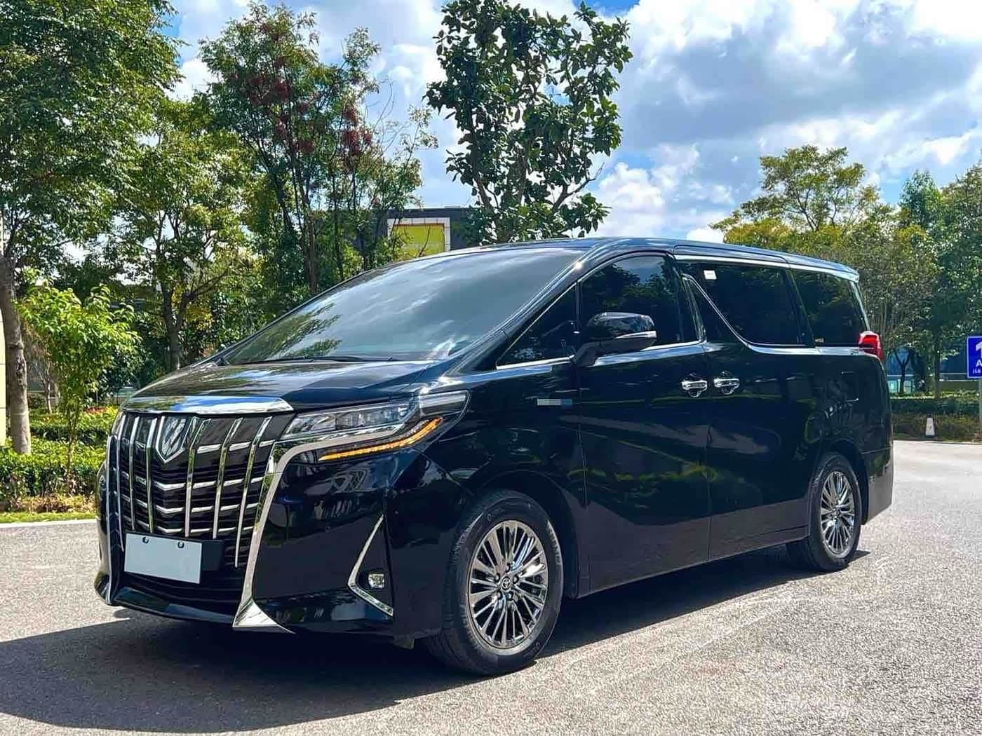 Toyota Alphard 2022 — Фото 1/20