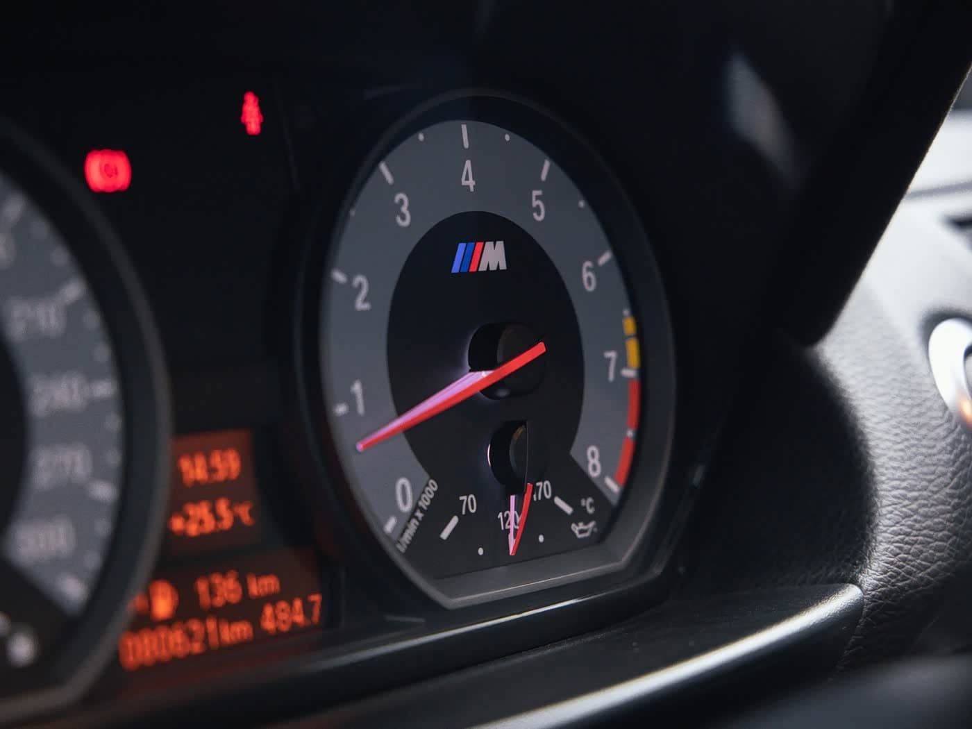 BMW 1 Series M 2012 — Фото 16/20
