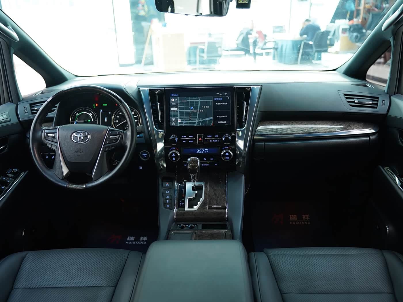 Toyota Vellfire 2021 — Фото 6/20