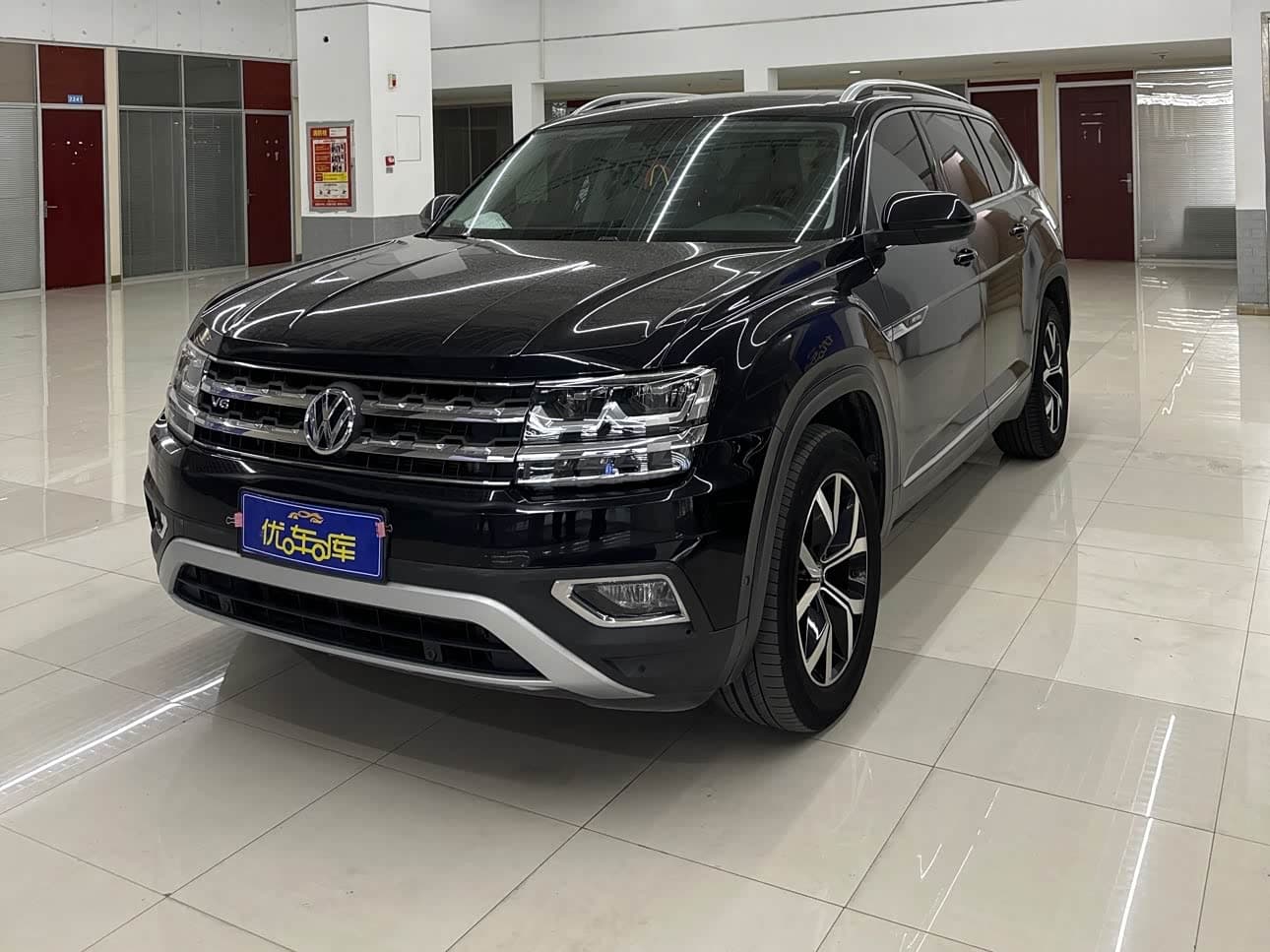 Volkswagen Teramont 2018 — Фото 1/10