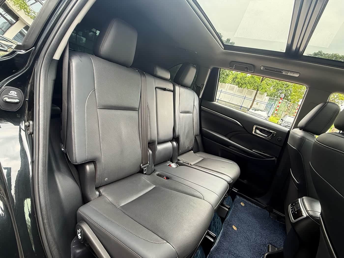 Toyota Highlander 2021 — Фото 16/20