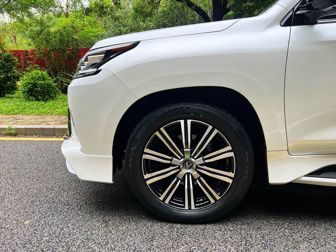 Lexus LX 2019 — Фото 17/20