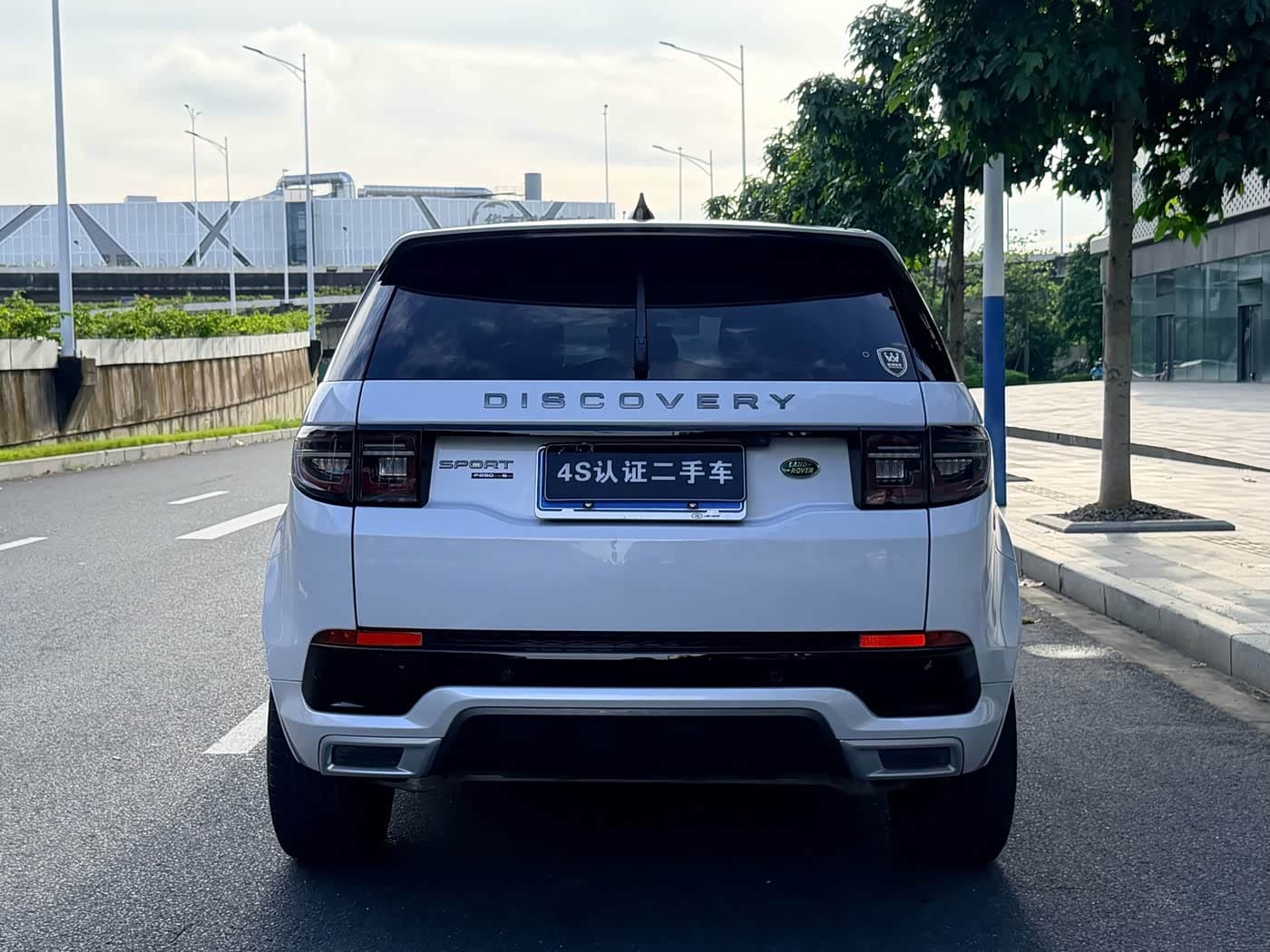 Land Rover Discovery Sport 2020 — Фото 6/20
