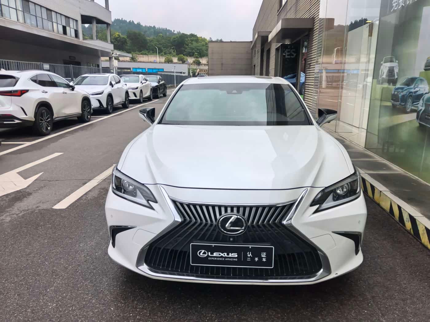 Lexus ES 2020 — Фото 2/9