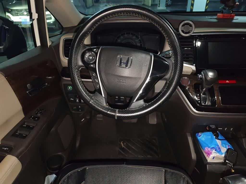 Honda Odyssey 2016 — Фото 3/20
