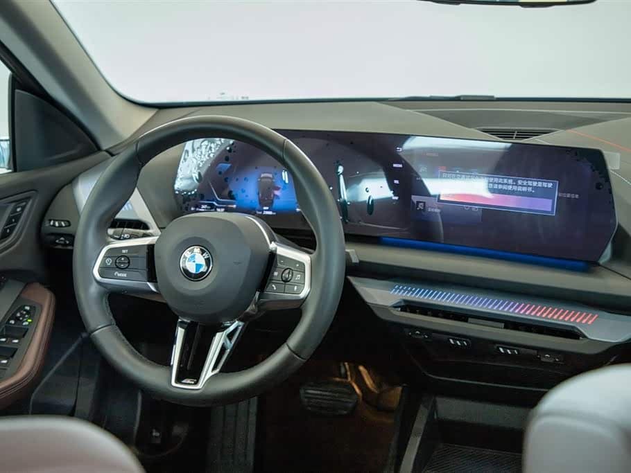 BMW 2 Series 2025 — Фото 19/20
