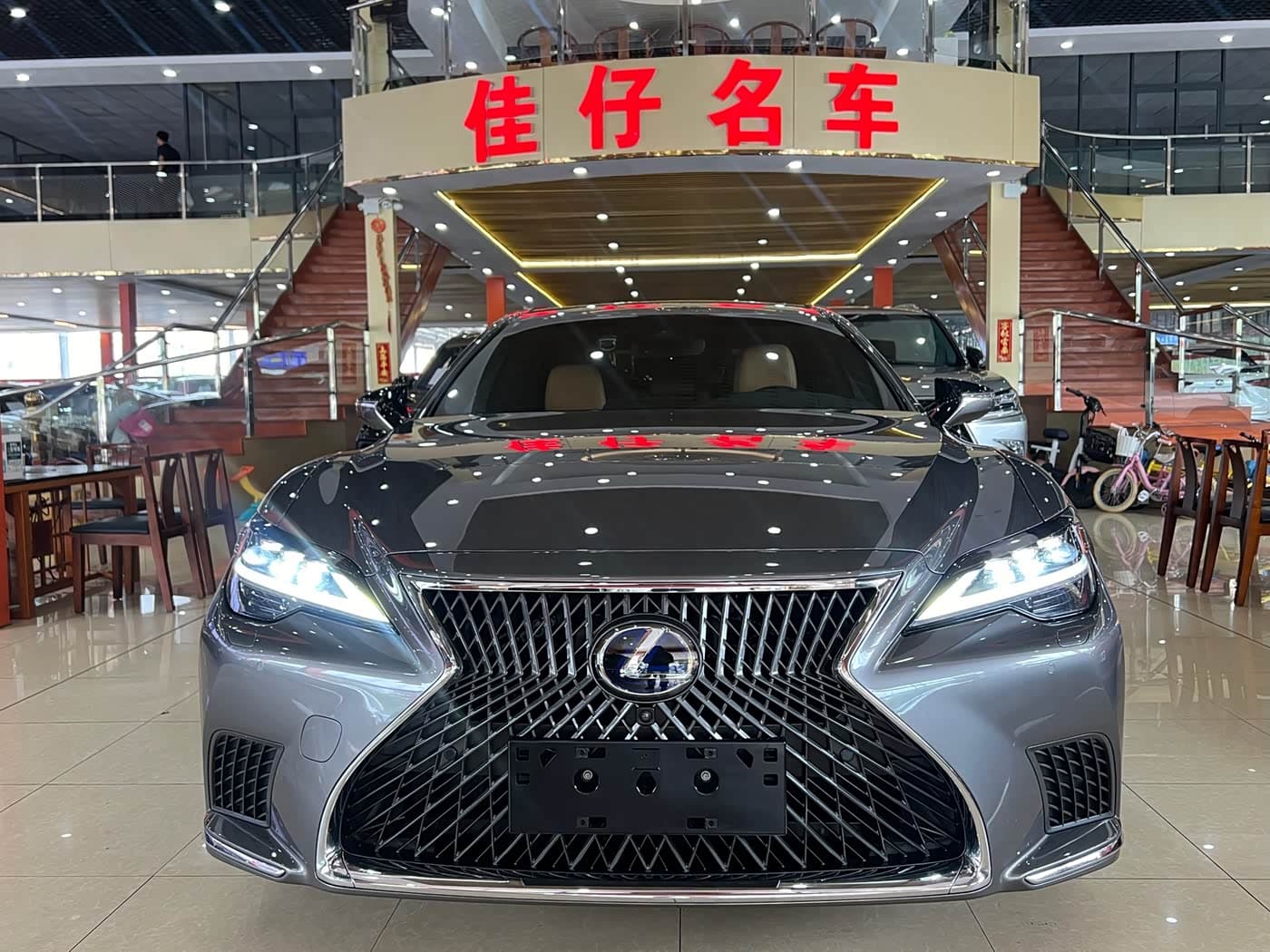 Lexus LS 2021 — Фото 2/14