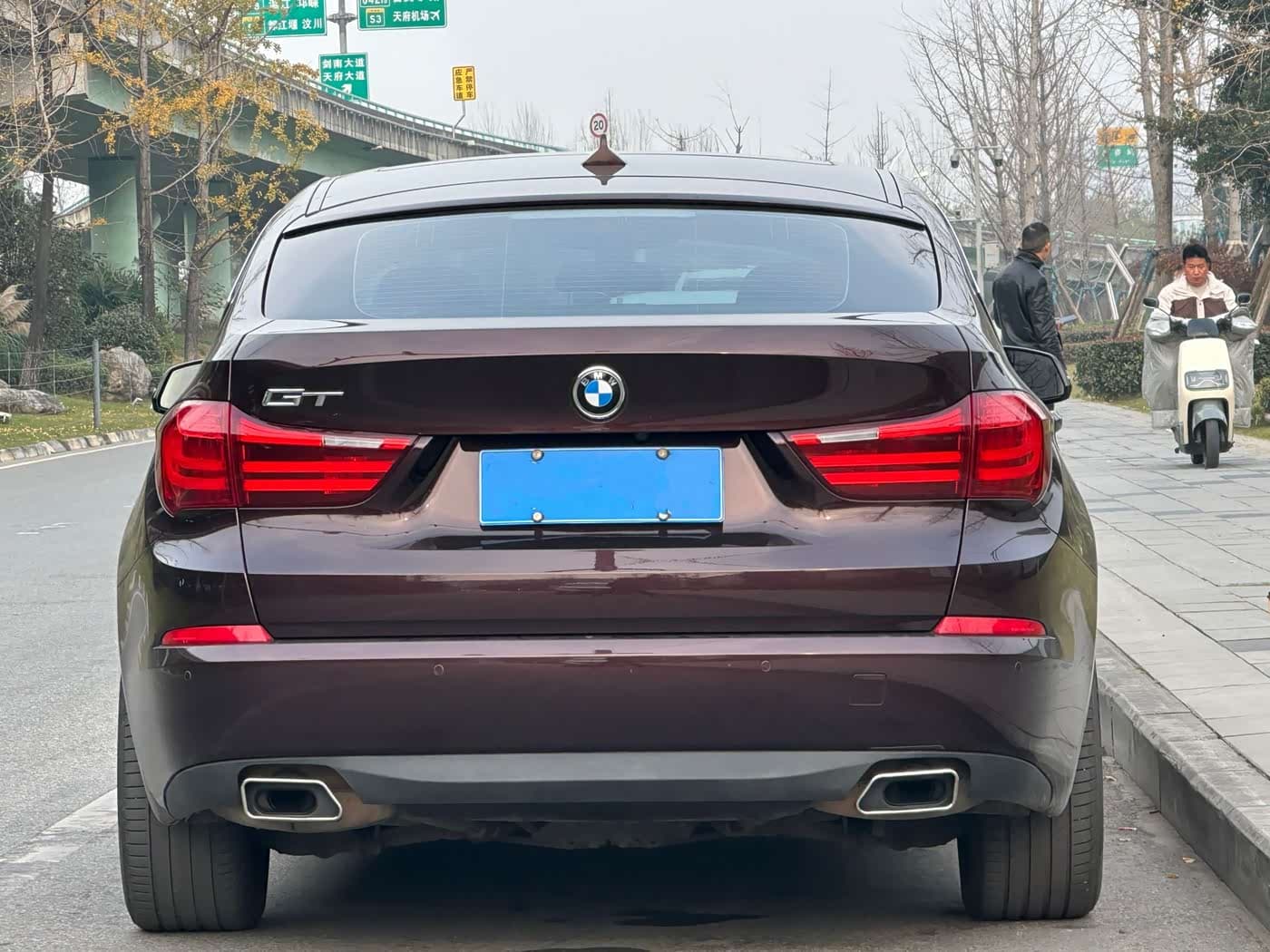 BMW 5 Series GT 2017 — Фото 13/13
