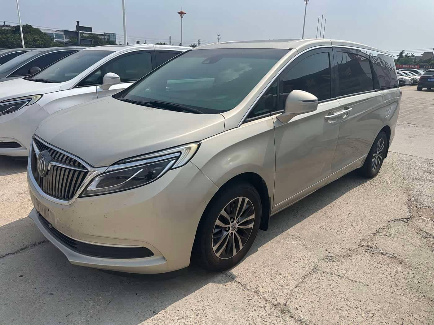 Buick GL8, 2017