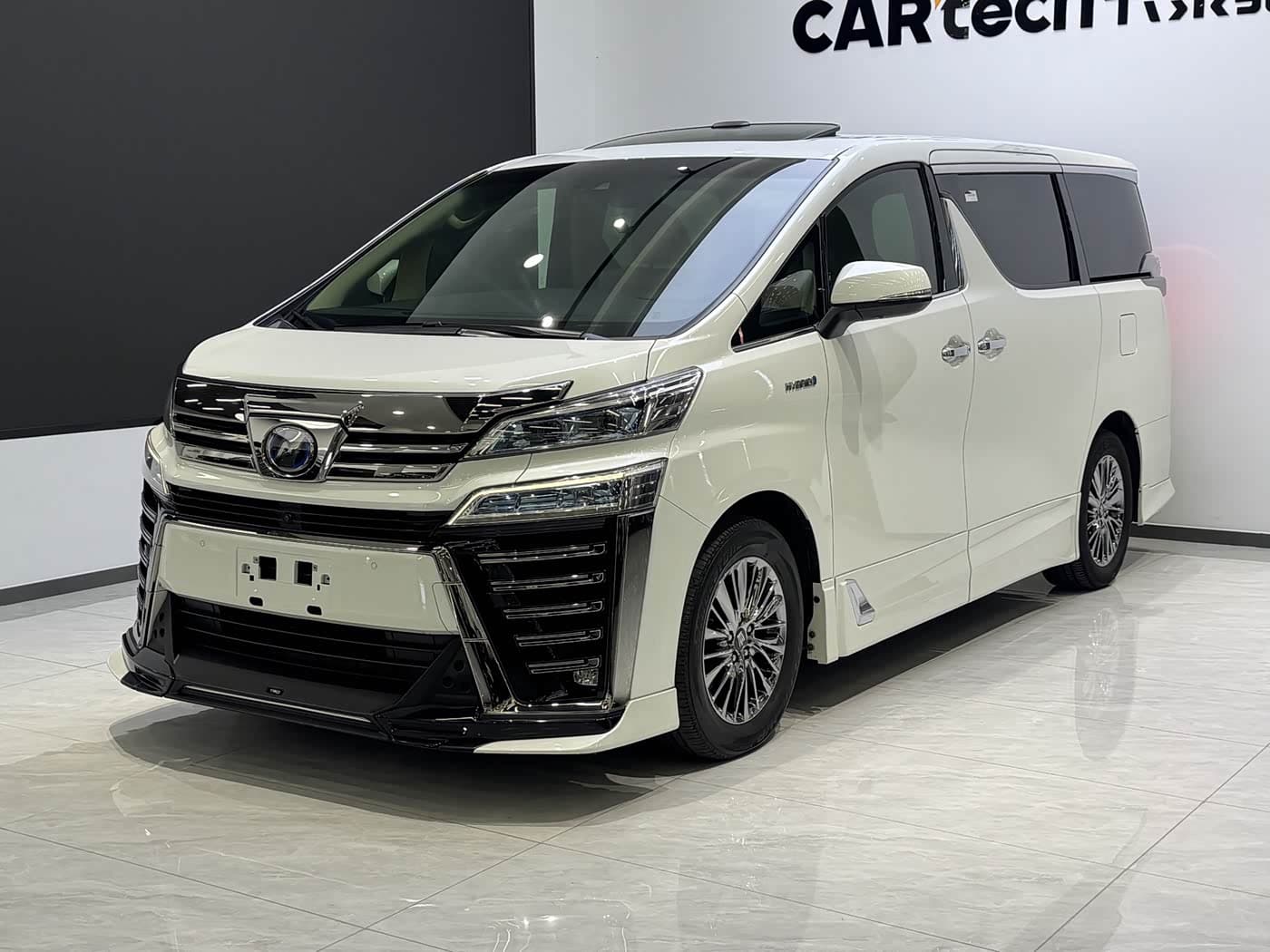 Toyota Vellfire 2023 — Фото 1/16