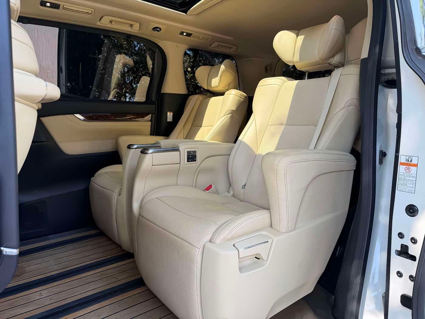 Toyota Alphard 2019 — Фото 4/8