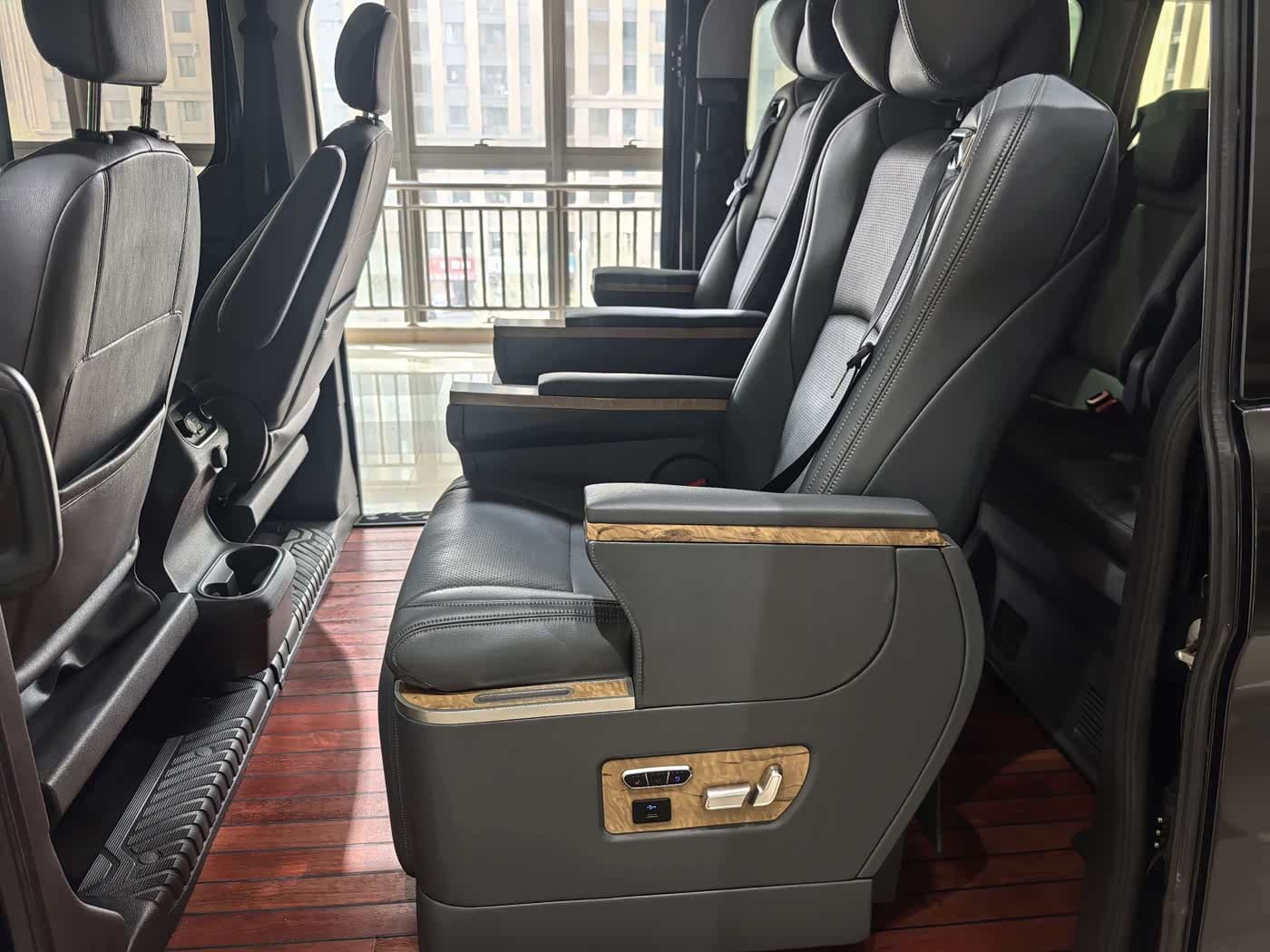 Ford Tourneo 2019 — Фото 12/16