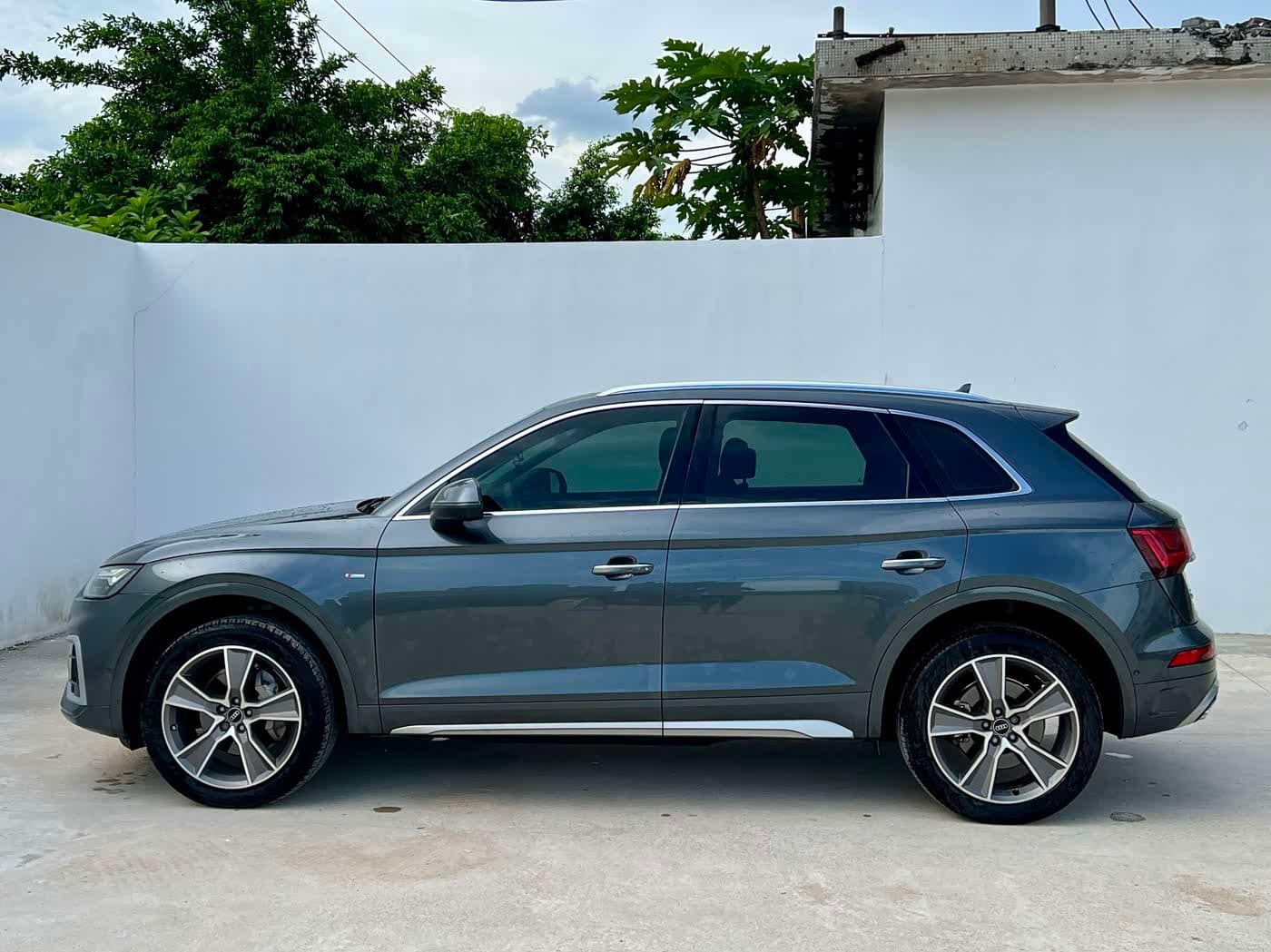 Audi Q5L 2023 — Фото 5/10