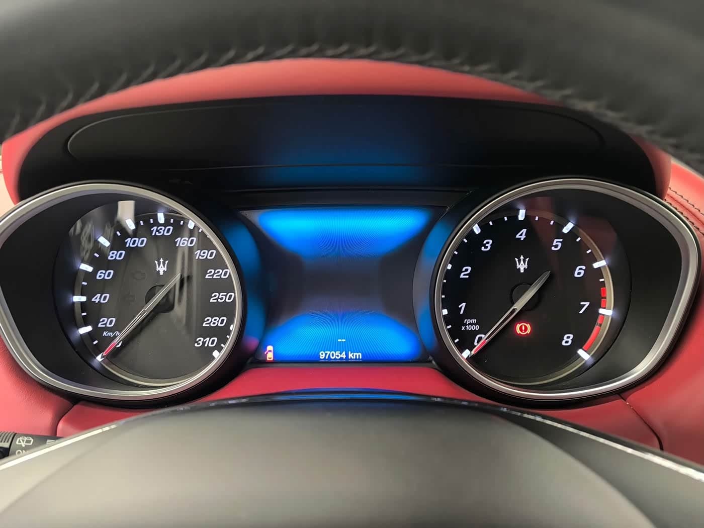 Maserati Levante 2017 — Фото 8/20