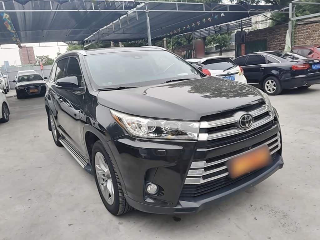 Toyota Highlander 2019 — Фото 4/20