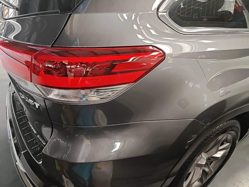 Toyota Highlander 2019 — Фото 8/20