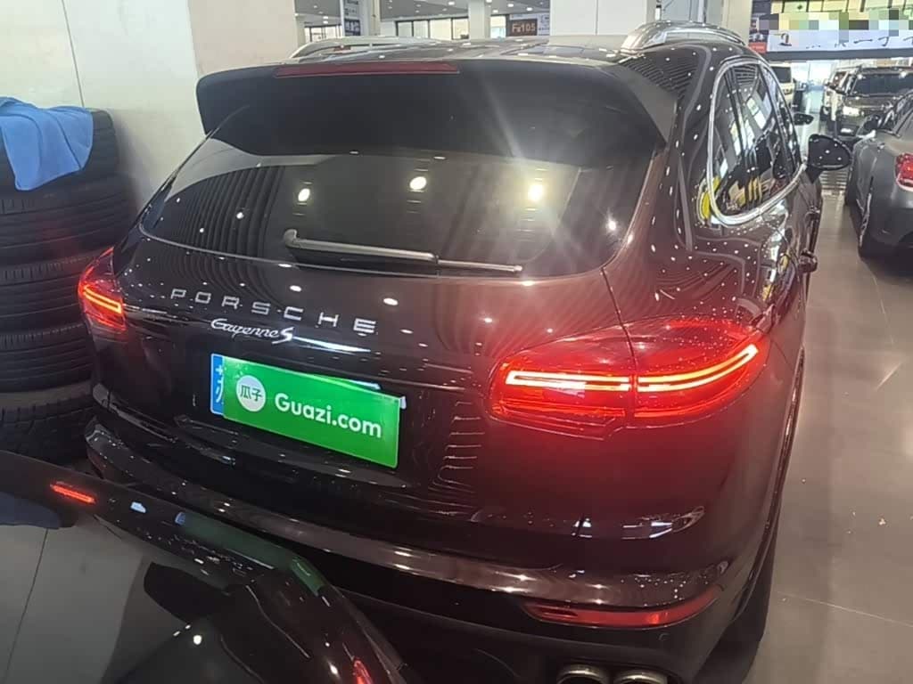 Porsche Cayenne 2015 — Фото 6/20