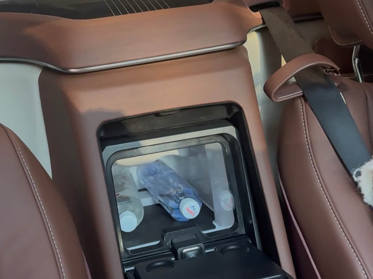 Mercedes-Benz GLS 2023 — Фото 6/14
