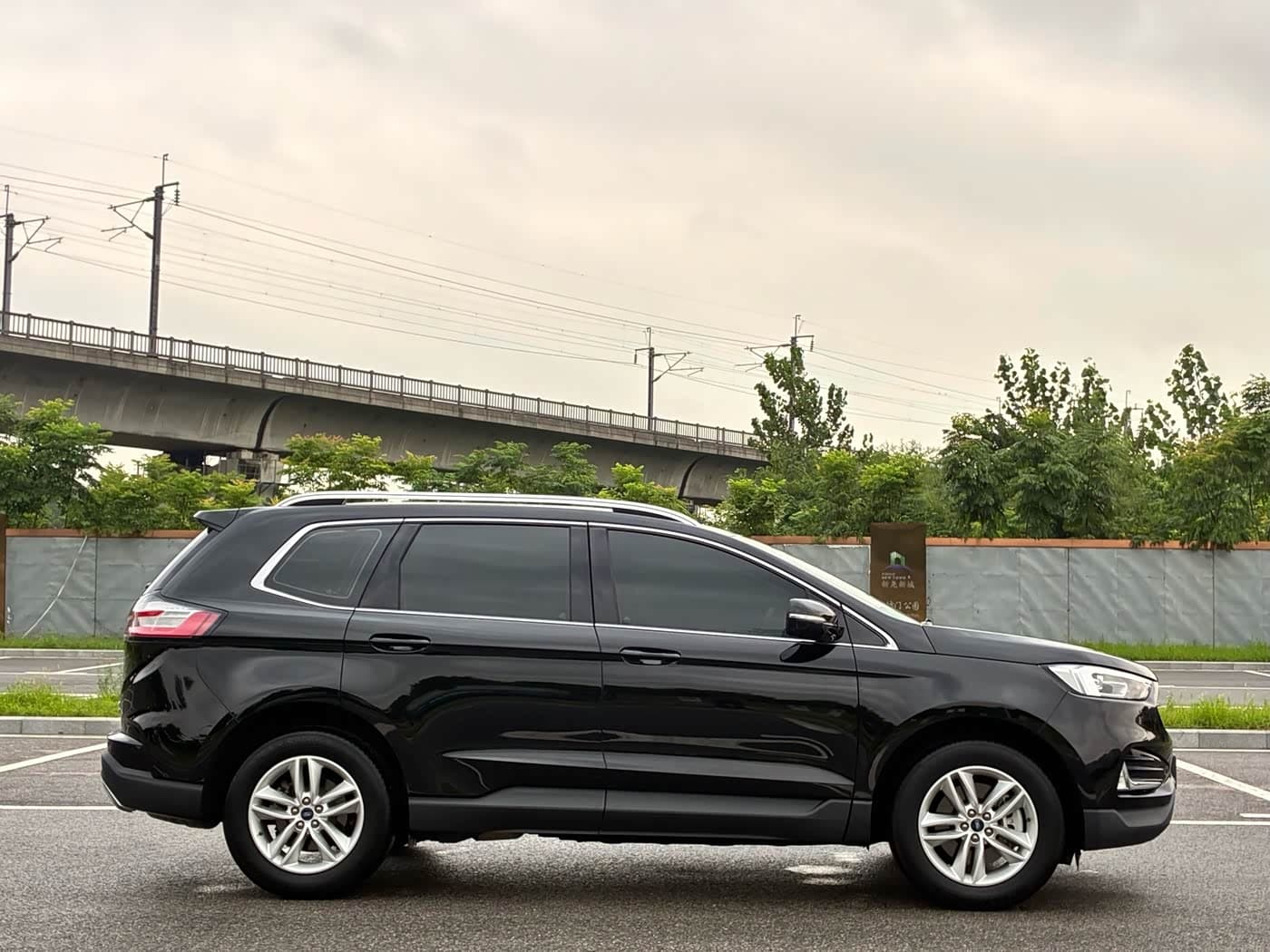 Ford Edge 2020 — Фото 4/14