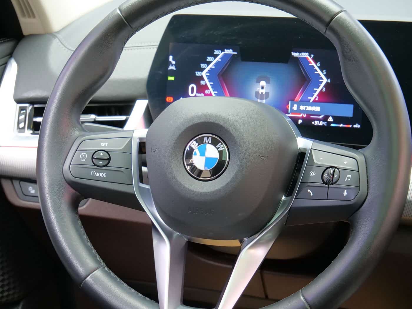 BMW X2 2025 — Фото 12/19