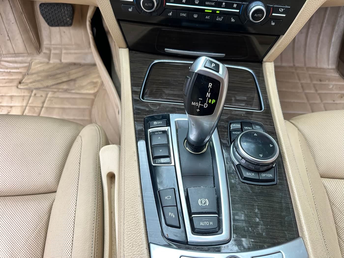 BMW 7 Series 2014 — Фото 20/20