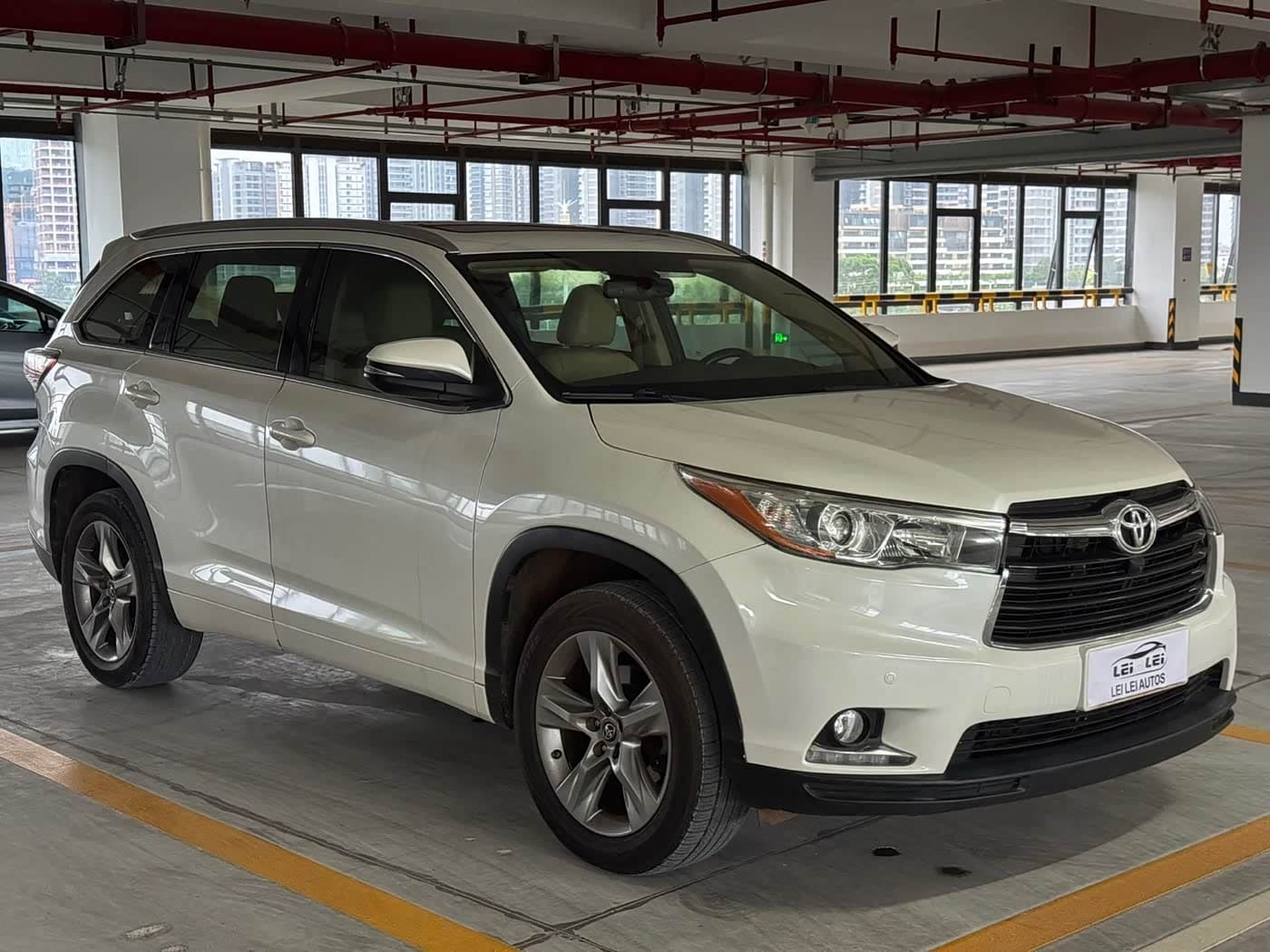 Toyota Highlander 2017 — Фото 3/17