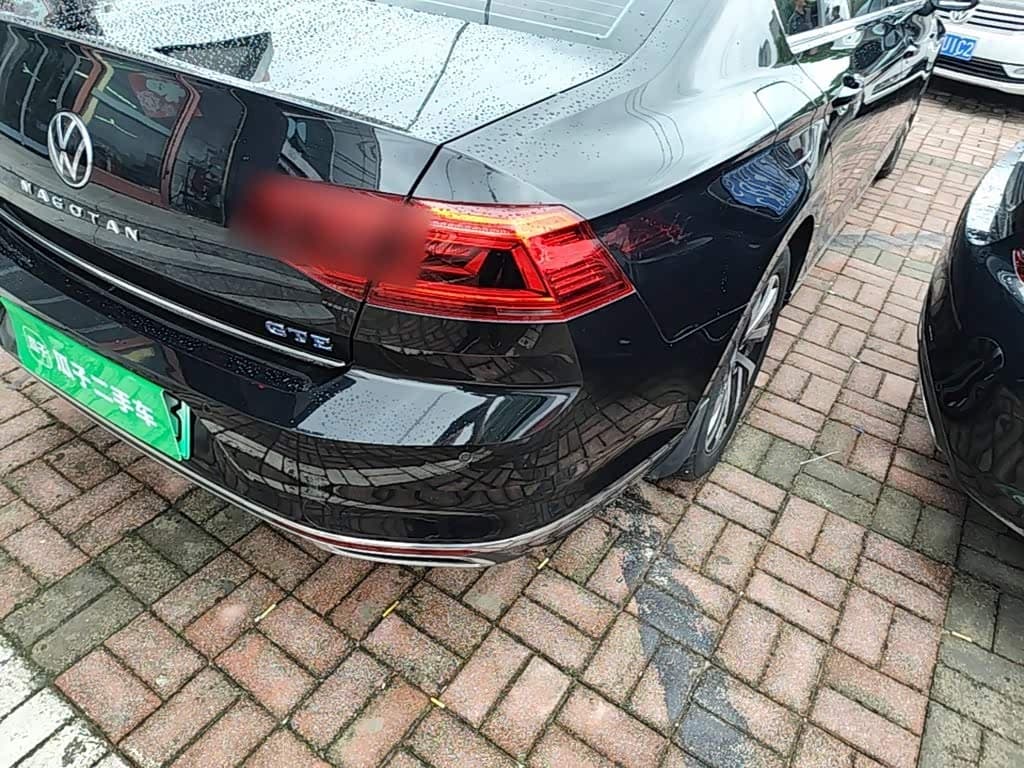 Volkswagen Magotan GTE Plug-in Hybrid 2023 — Фото 8/20