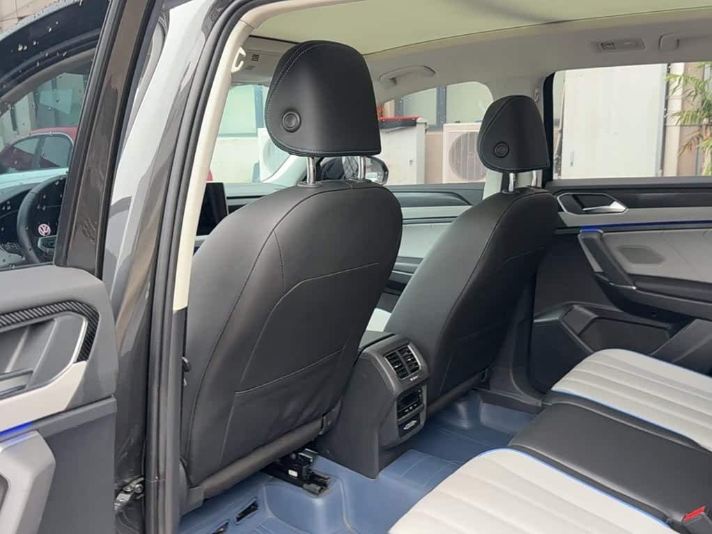 Volkswagen Tayron GTE Plug-in Hybrid 2024 — Фото 9/11