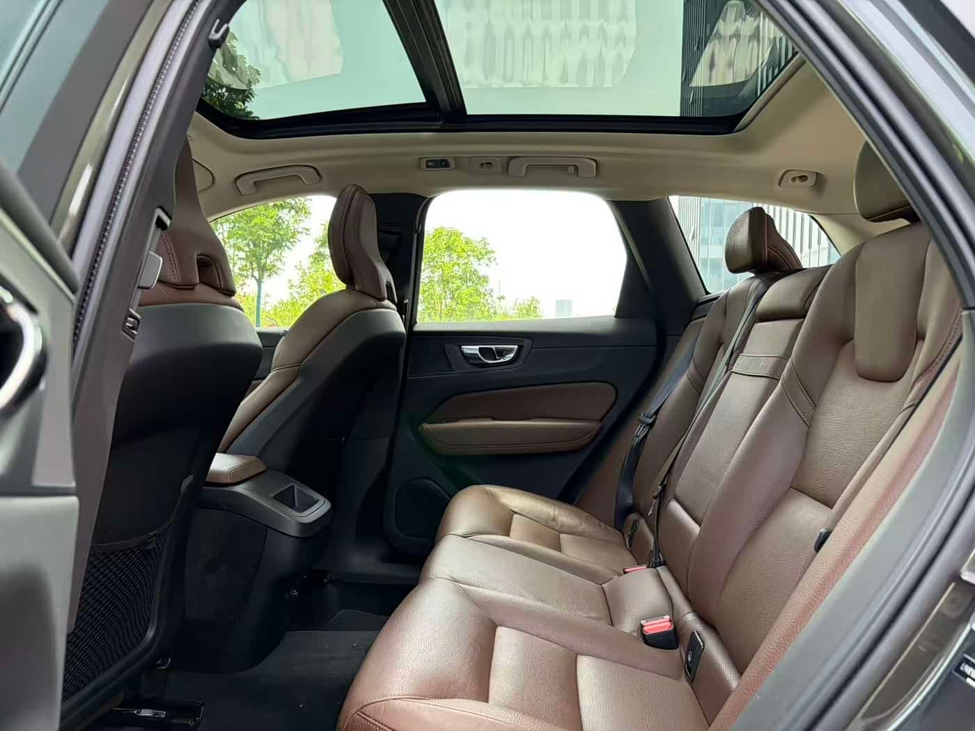 Volvo XC60 2020 — Фото 11/20
