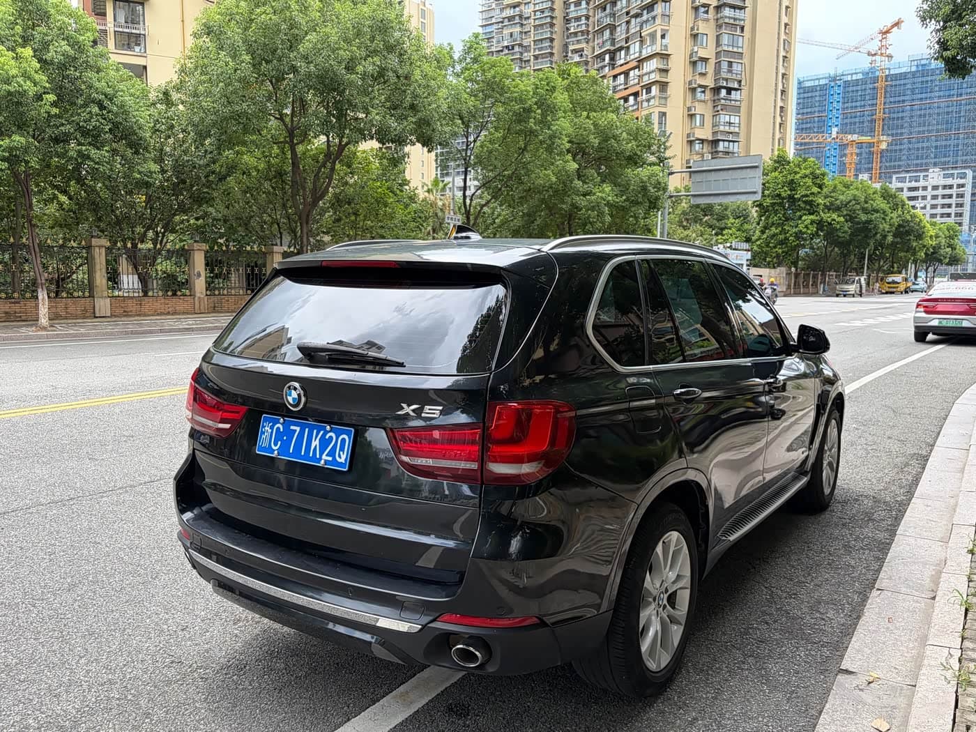 BMW X5 2018 — Фото 4/20