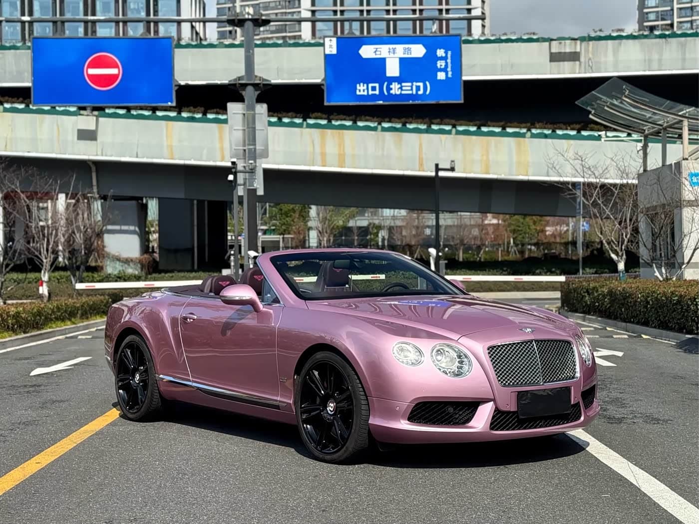 Bentley Continental 2015 — Фото 3/9