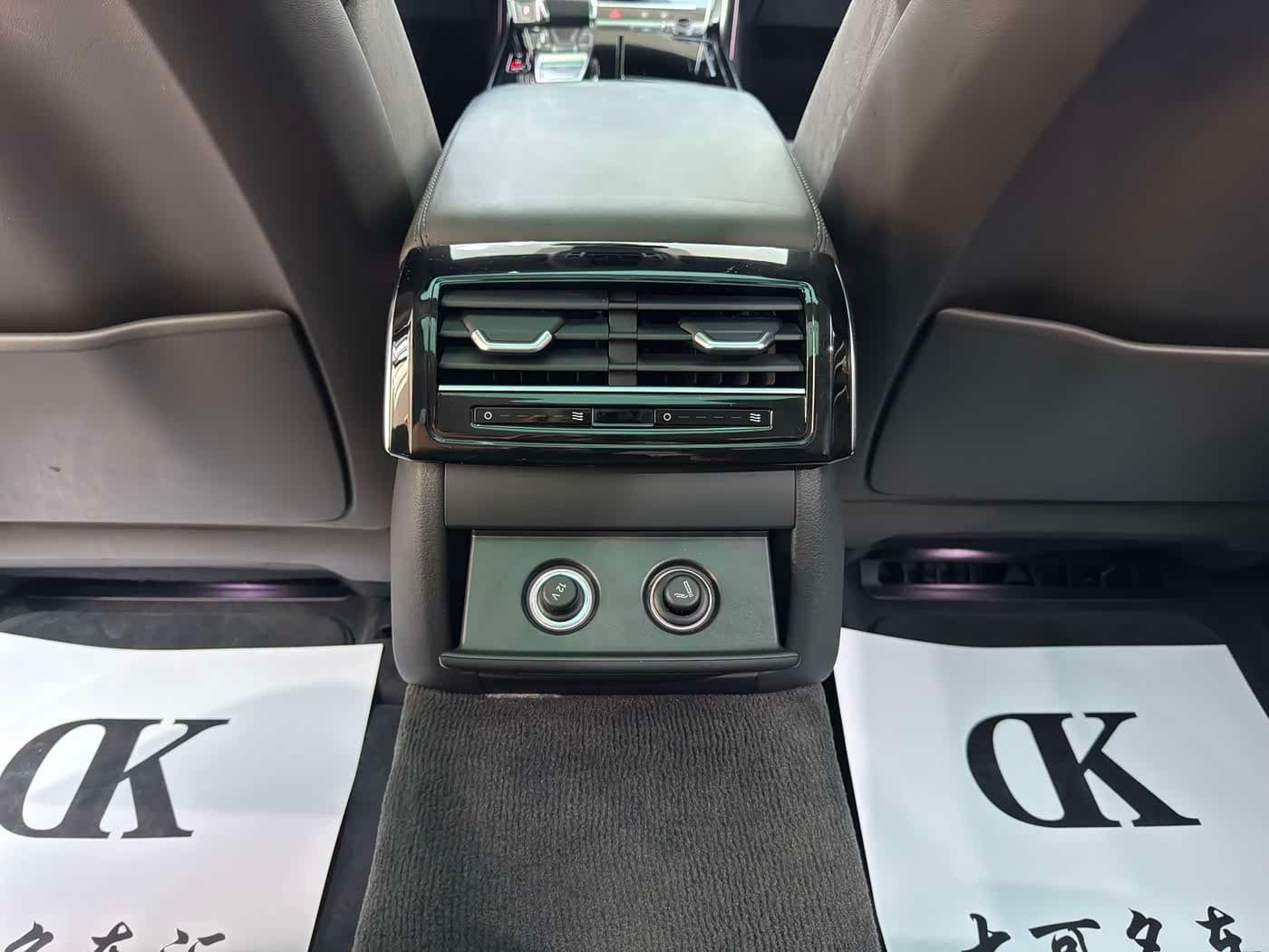 Audi A8 2021 — Фото 16/19