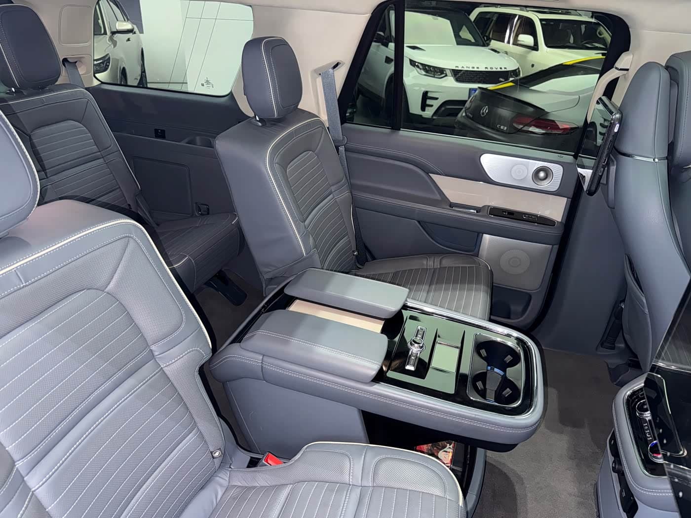 Lincoln Navigator 2019 — Фото 12/16
