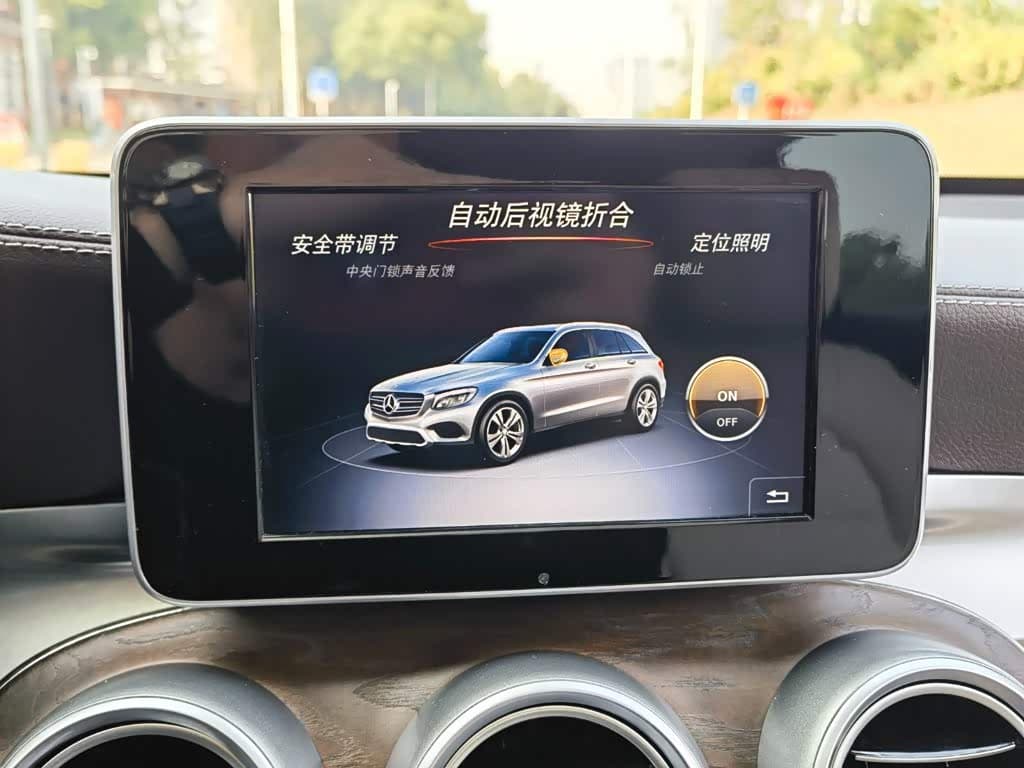 Mercedes-Benz GLC 2018 — Фото 17/20