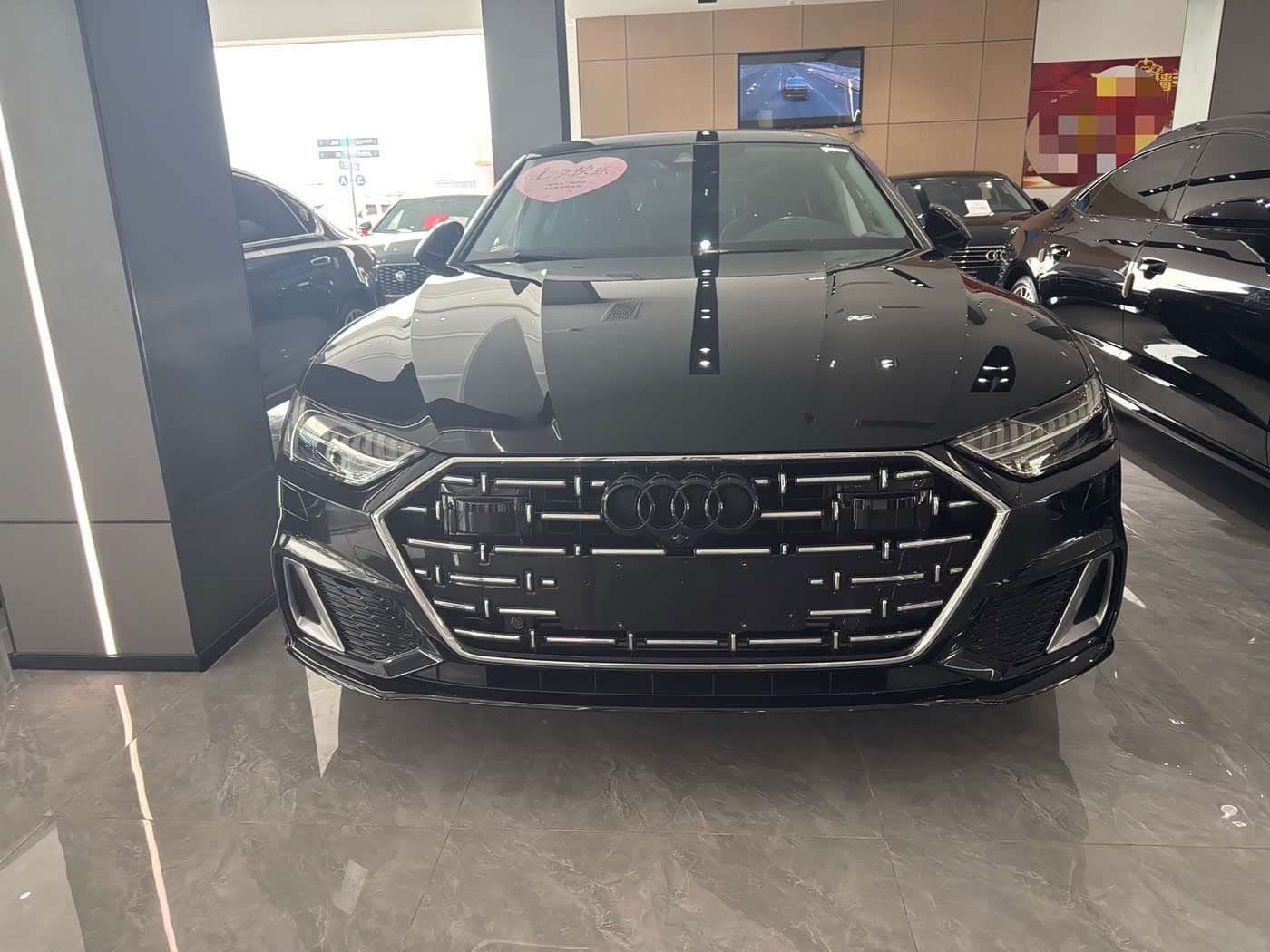 Audi A7L 2024 — Фото 2/10