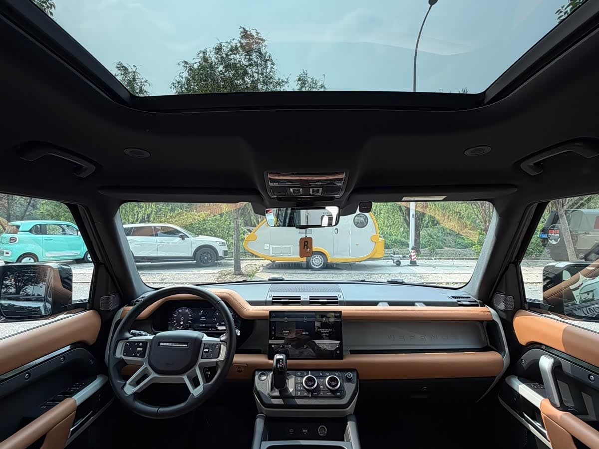 Land Rover Defender 2024 — Фото 14/16