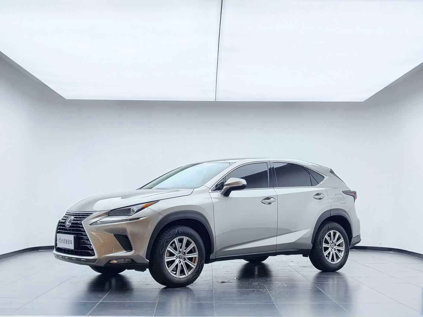 Lexus NX, 2019