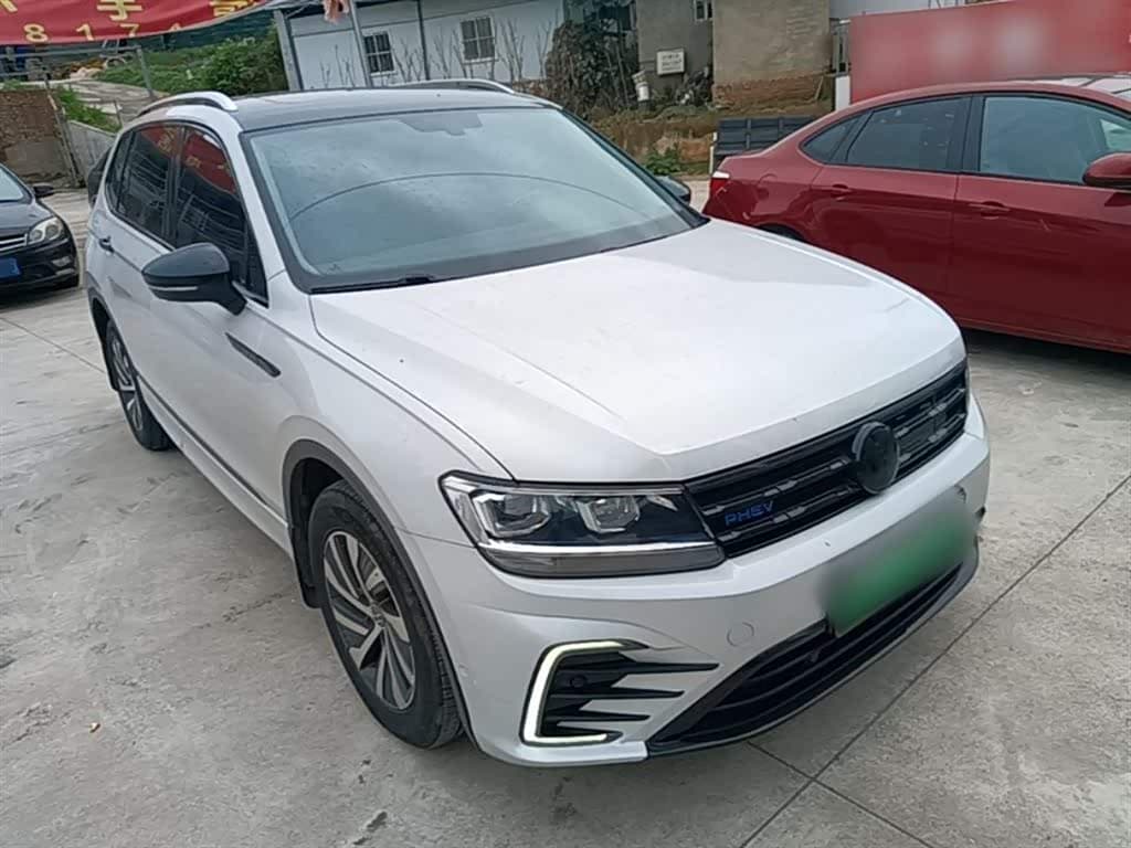 Volkswagen Tiguan L PHEV 2021 — Фото 4/20