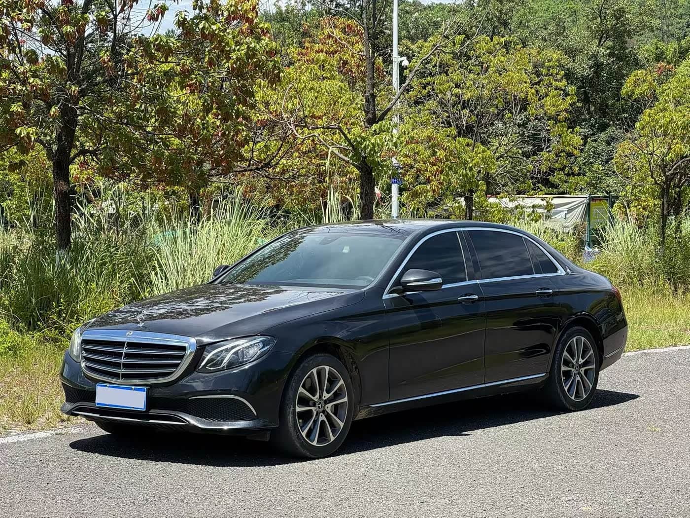 Mercedes-Benz E-Class 2018 — Фото 1/15