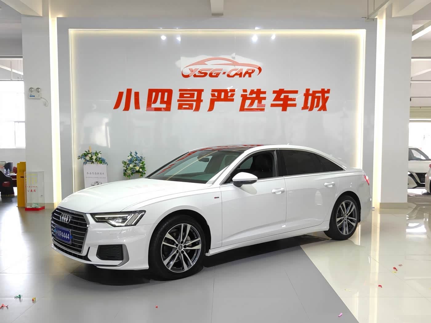 Audi A6L 2020 — Фото 1/12