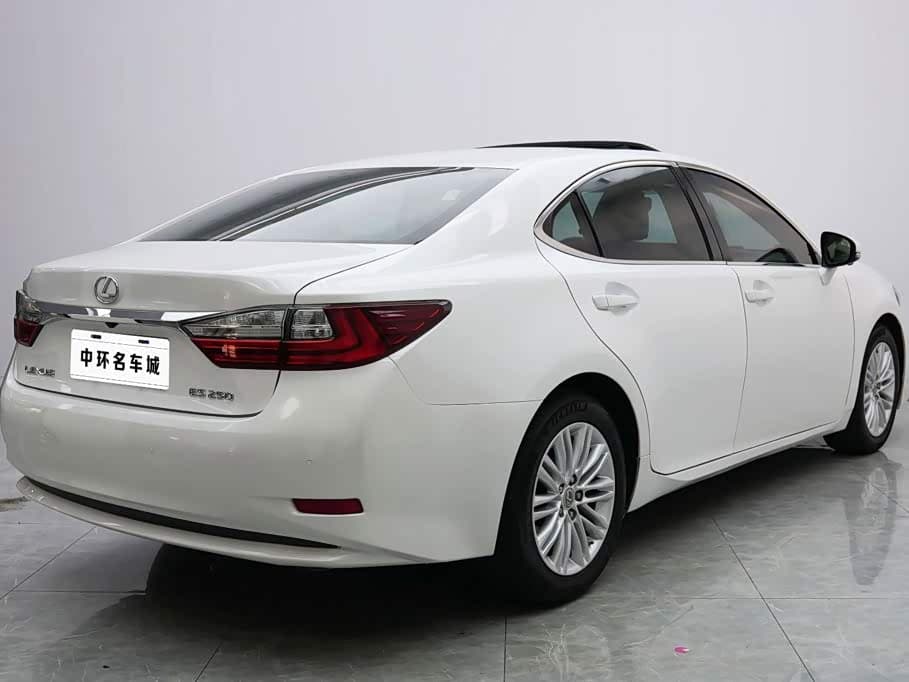 Lexus ES 2017 — Фото 19/19