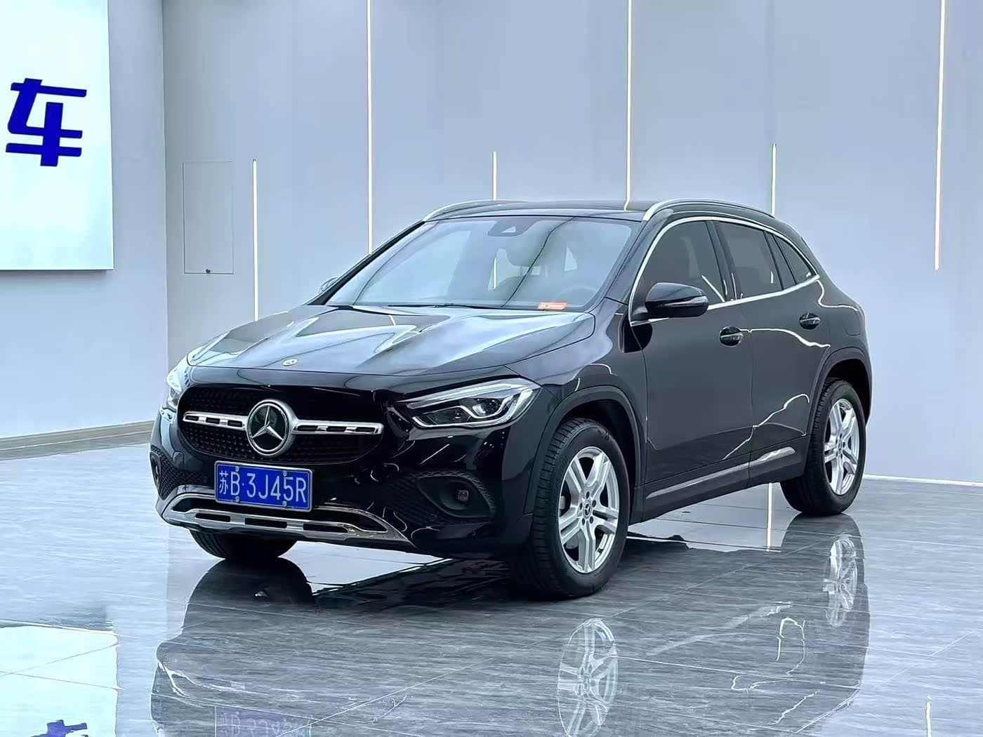 Mercedes-Benz GLA 2023 — Фото 1/14