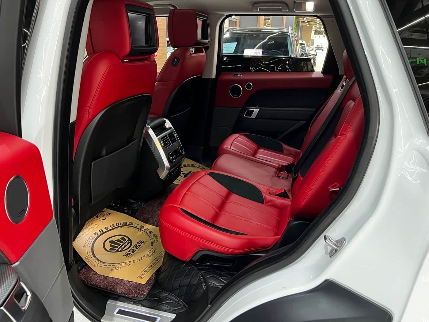 Land Rover Range Rover Sport 2020 — Фото 11/15