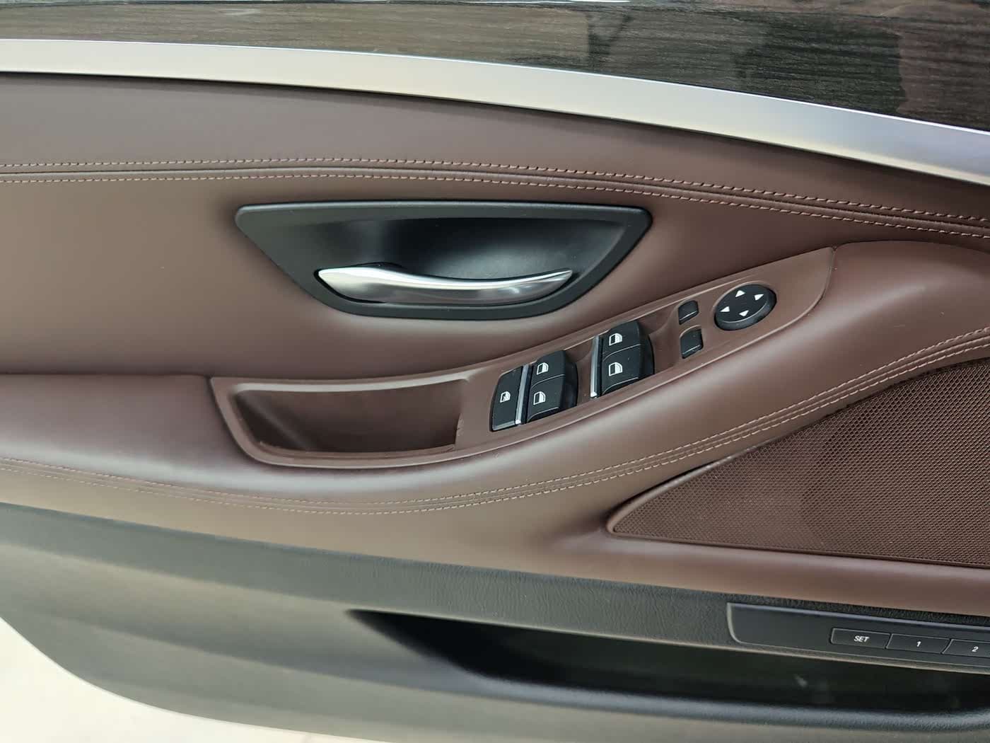 BMW 5 Series 2015 — Фото 16/20