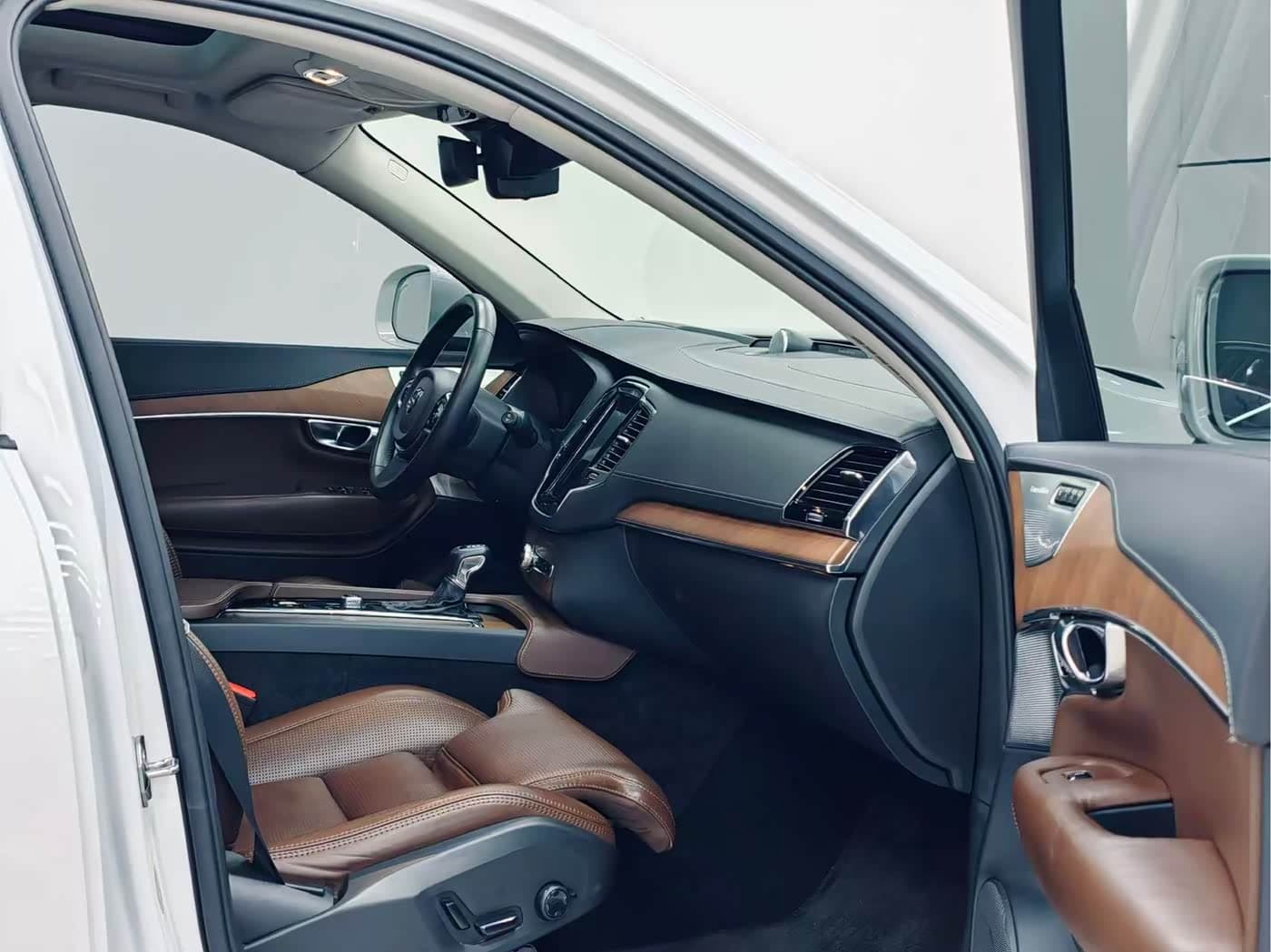 Volvo XC90 2017 — Фото 11/20