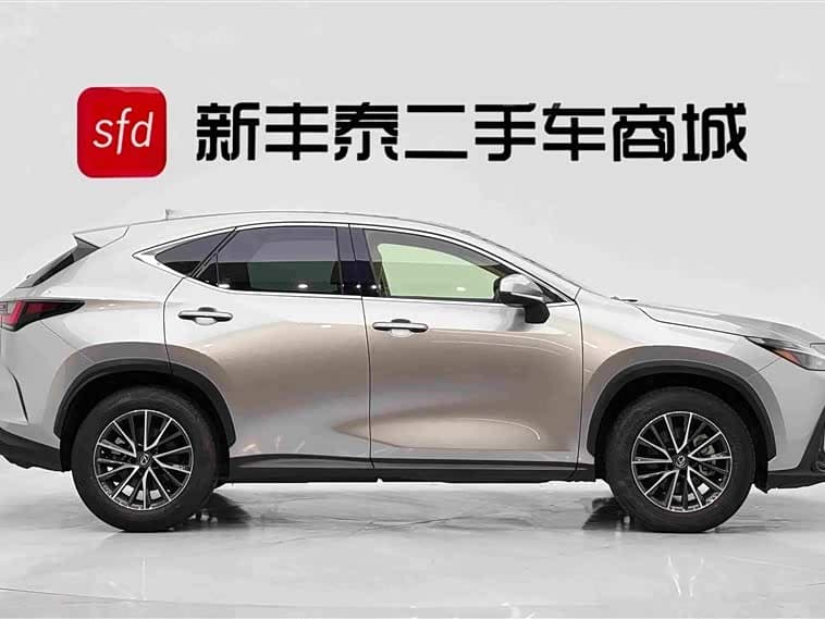 Lexus NX 2022 — Фото 3/20