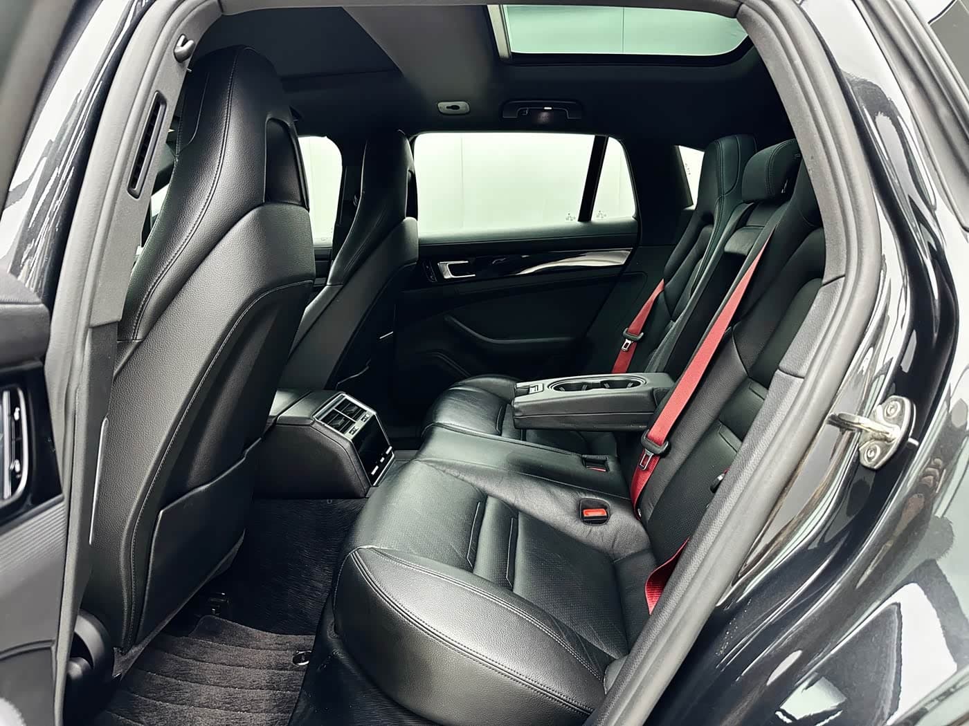 Porsche Panamera 2018 — Фото 12/20