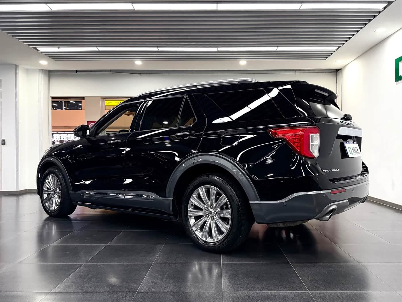 Ford Explorer 2022 — Фото 4/15