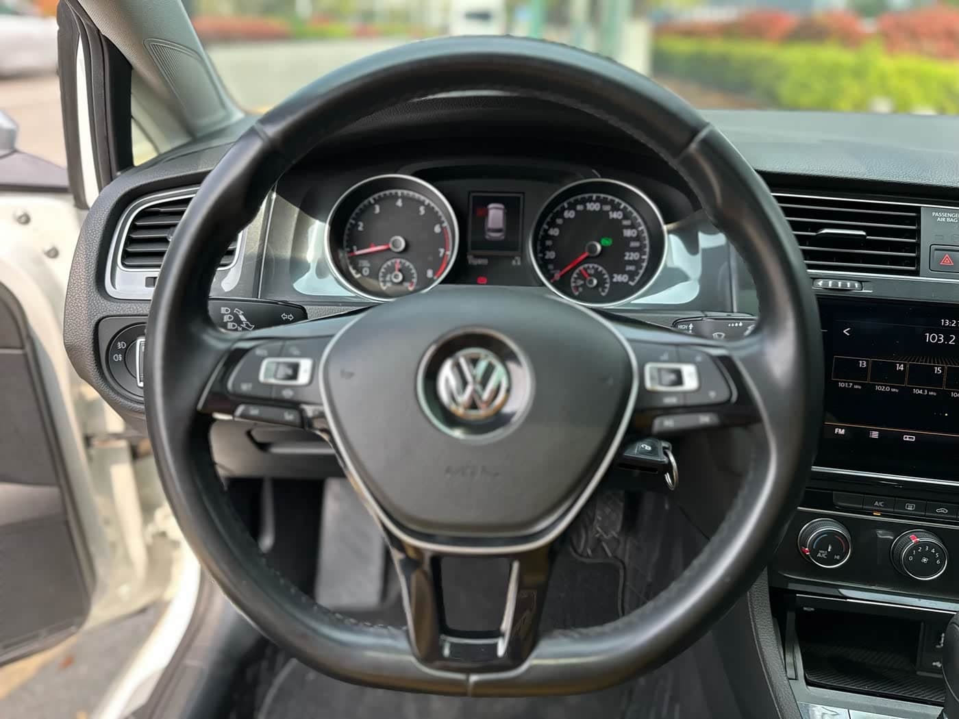 Volkswagen Golf 2019 — Фото 14/20